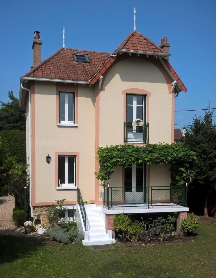 La Villa Des Chats Andrésy Exteriér fotografie